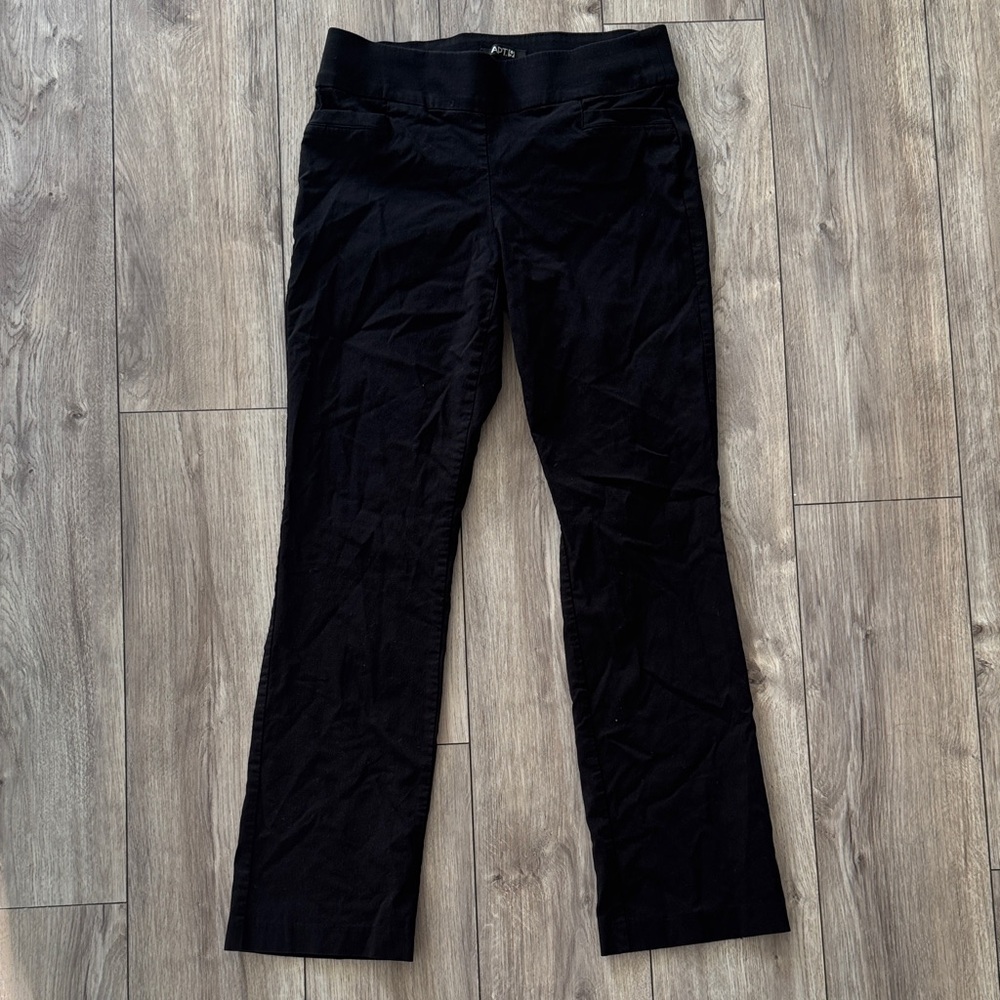 Apt. 9 Women's Classic Black Straight Leg Jeans
